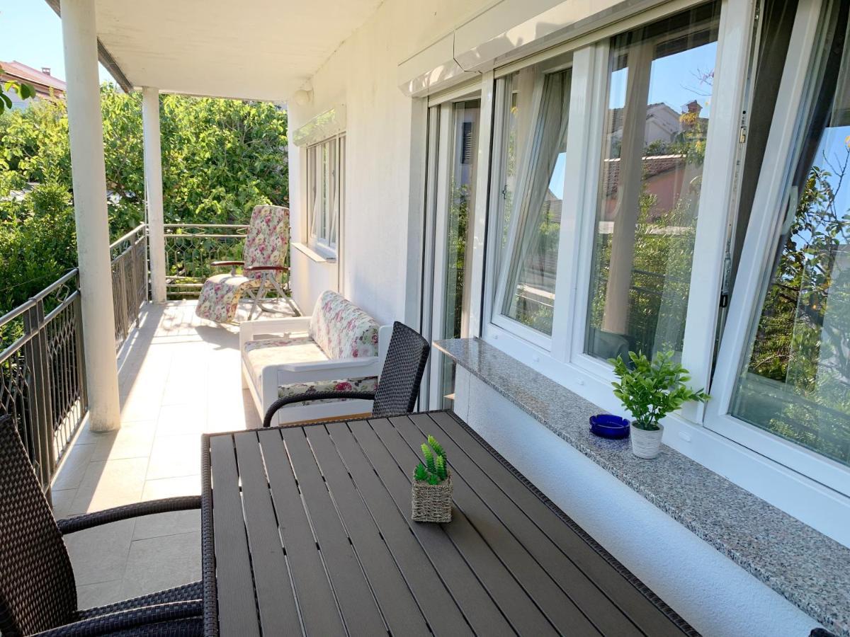 Apartment Gardenview - New! Krk Town Exteriör bild