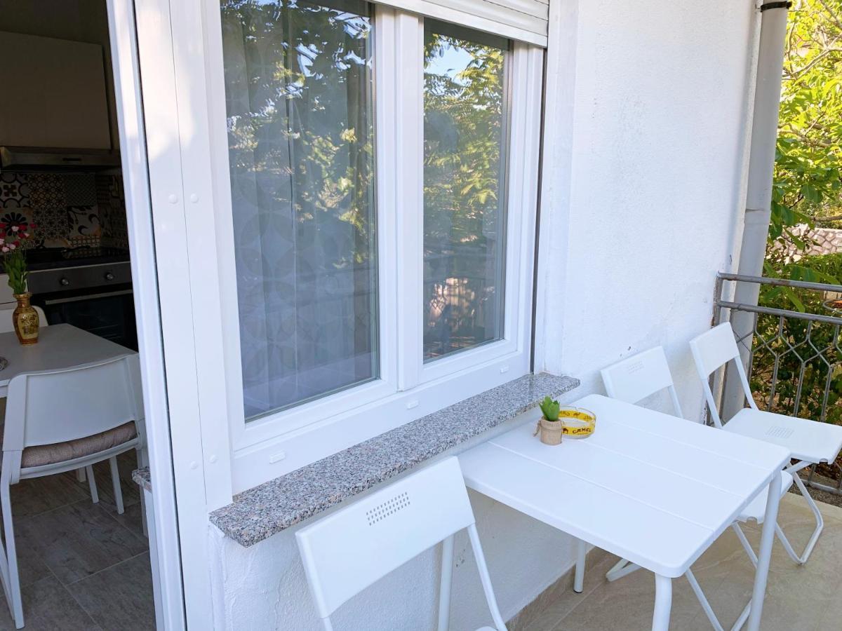 Apartment Gardenview - New! Krk Town Exteriör bild
