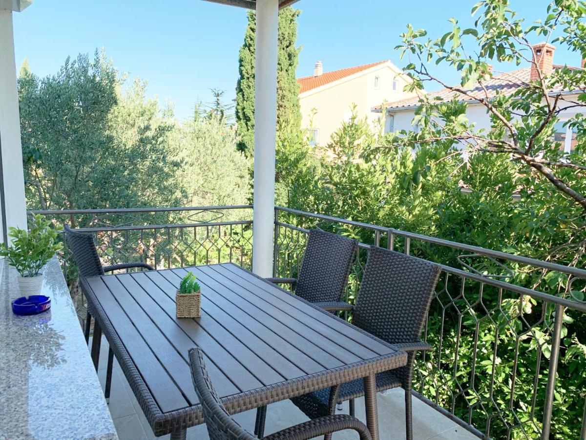 Apartment Gardenview - New! Krk Town Exteriör bild