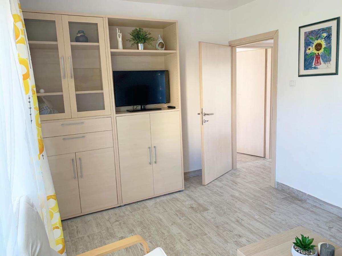 Apartment Gardenview - New! Krk Town Exteriör bild